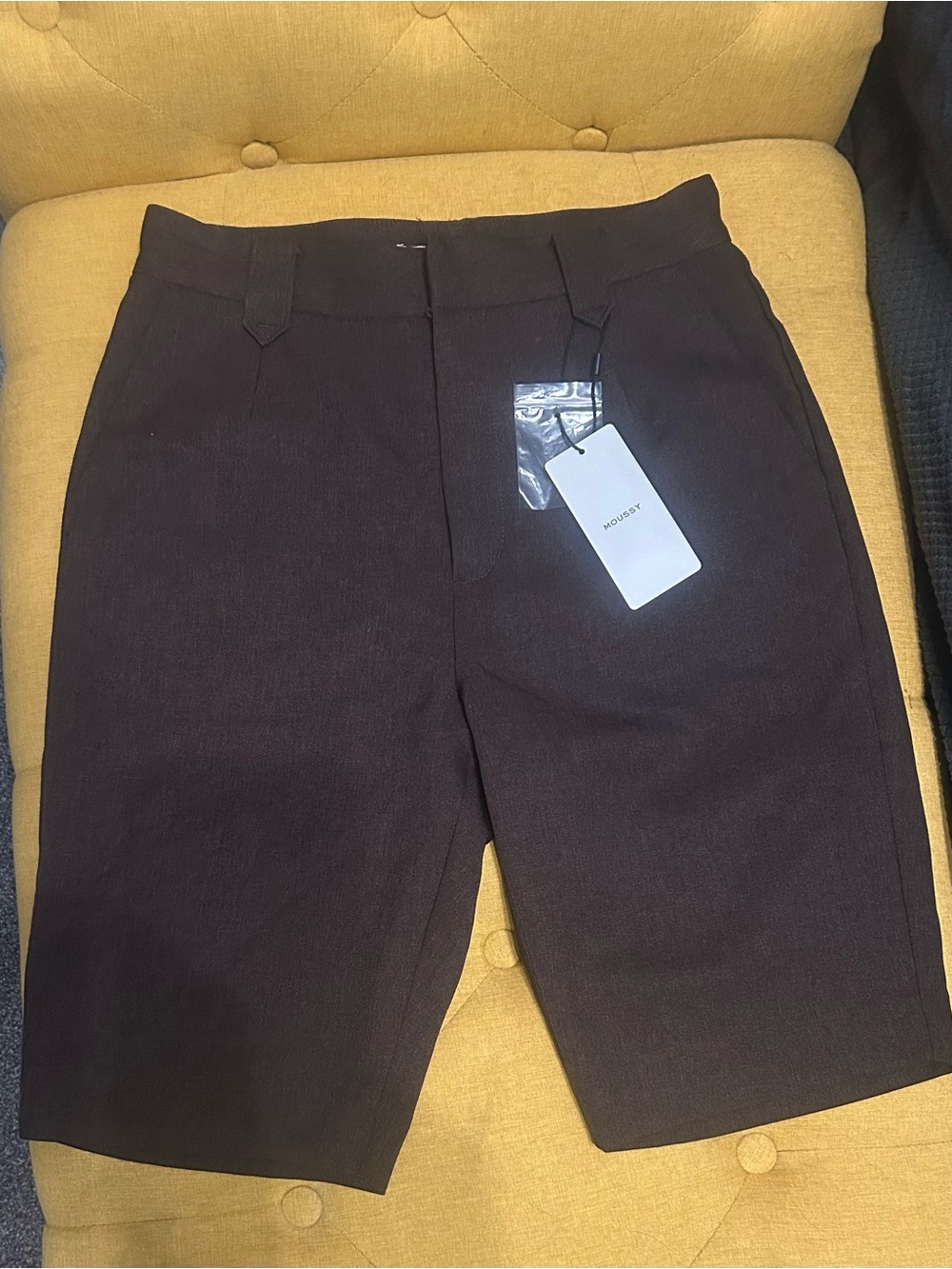 Moussy tailored women’s Bermuda-length shorts in a dark brown
